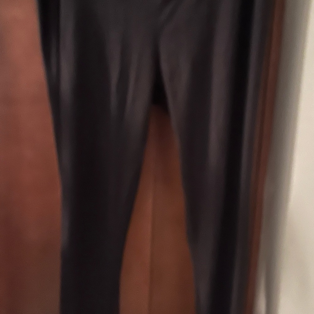 LULAROE TC LEGGINGS: Gently used. Solid Black.